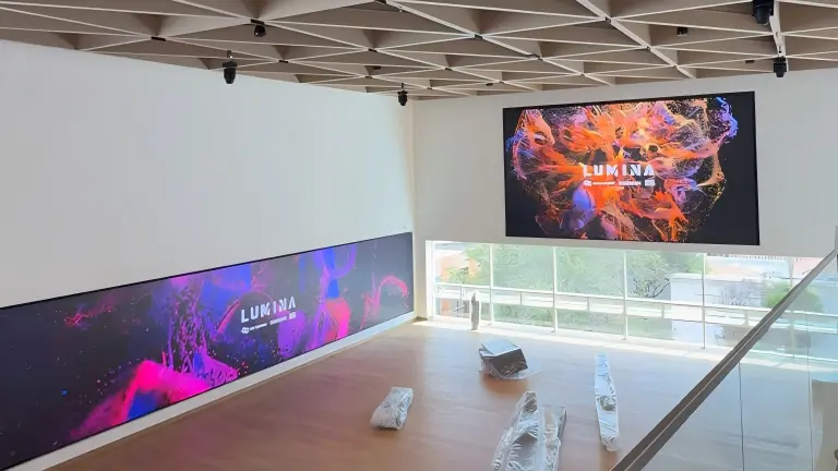 Stretched LCD display in retail store environment
